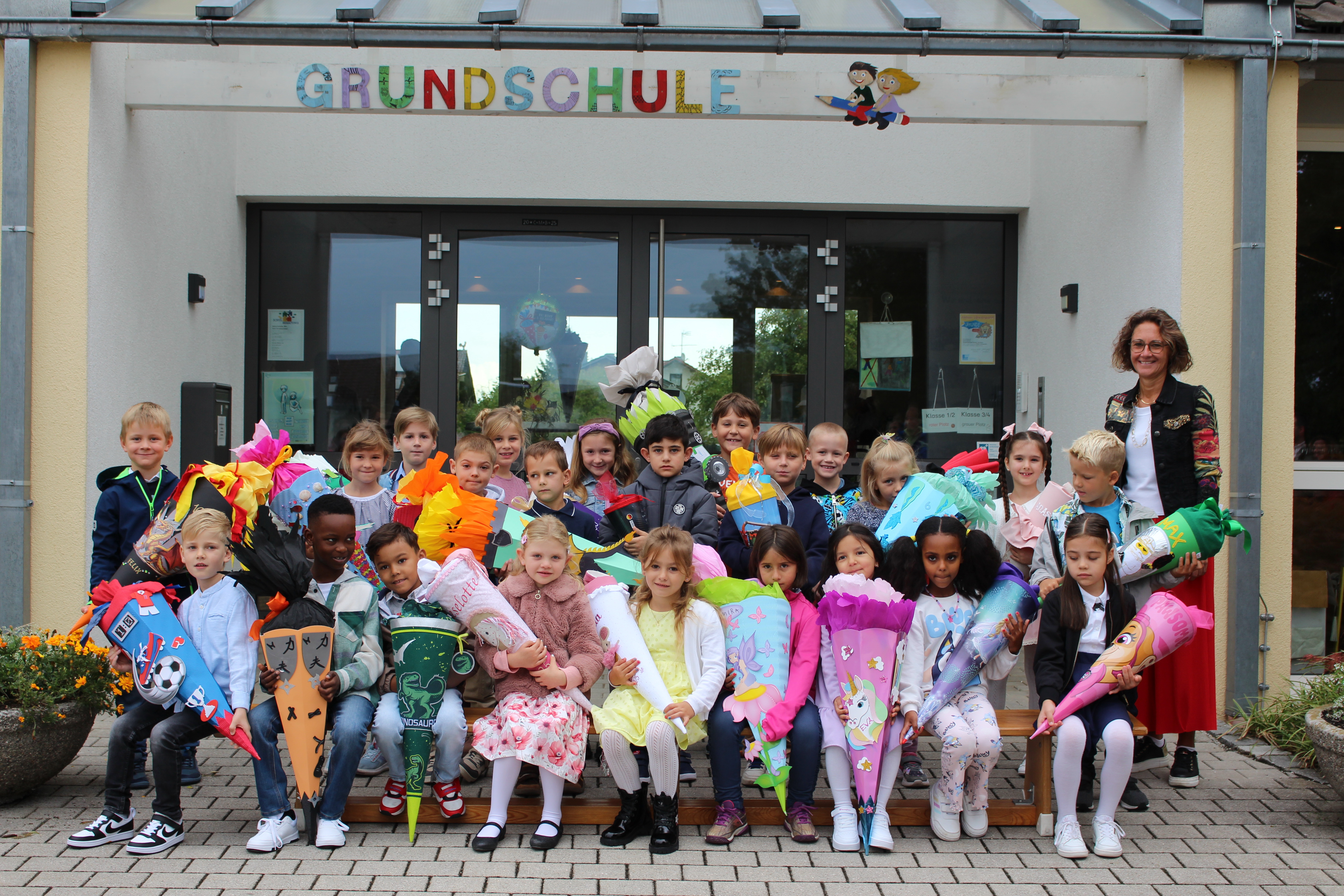 Klassenfoto der Klasse 1b